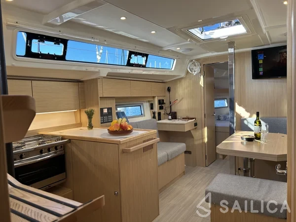 Bavaria C38 - Yacht Charter Sailica
