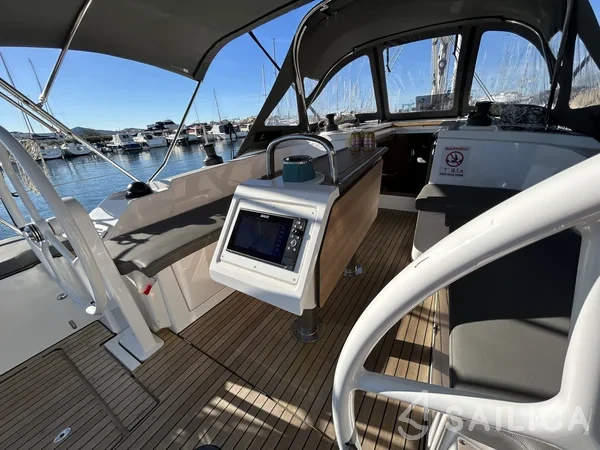 Bavaria C38 - Yacht Charter Sailica