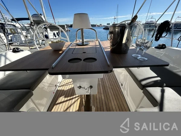 Bavaria C38 - Yacht Charter Sailica