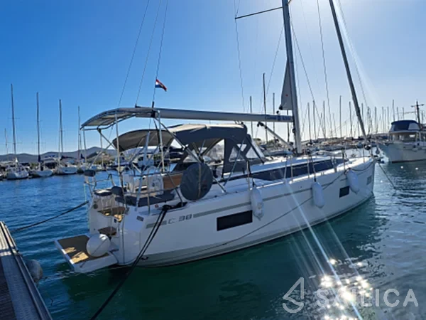 Bavaria C38 - Yacht Charter Sailica