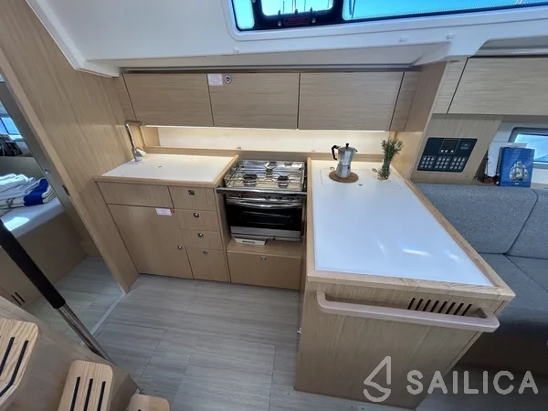 Bavaria C38 - Yacht Charter Sailica