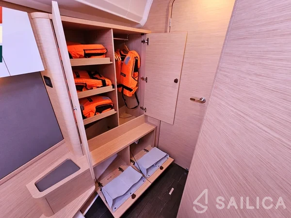 Dufour 41 - Yacht Charter Sailica