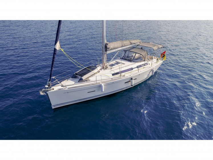 Dufour 405 GL - Yacht Charter Sailica
