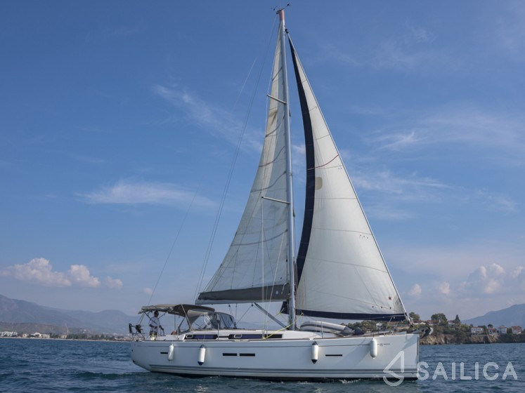 Dufour 405 GL - Yacht Charter Sailica