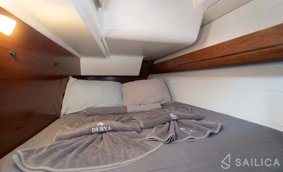 Dufour 405 GL - Yacht Charter Sailica
