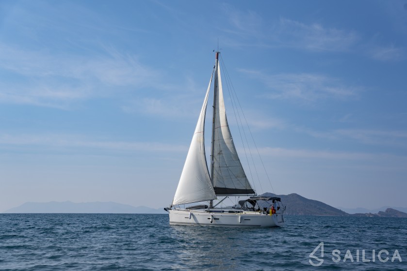 Dufour 405 GL - Yacht Charter Sailica