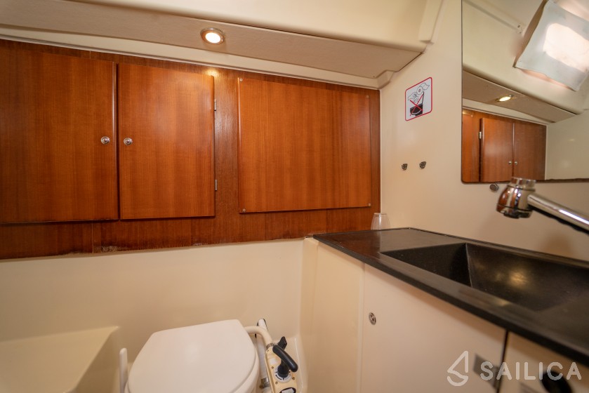 Dufour 425 Grand Large - Yacht Charter Sailica
