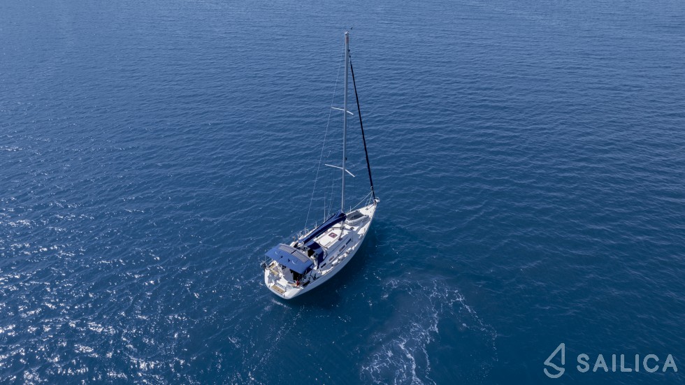 Dufour 425 Grand Large - Yacht Charter Sailica