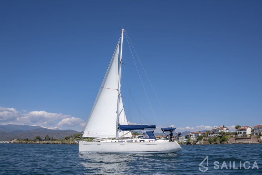 Dufour 425 Grand Large - Yacht Charter Sailica