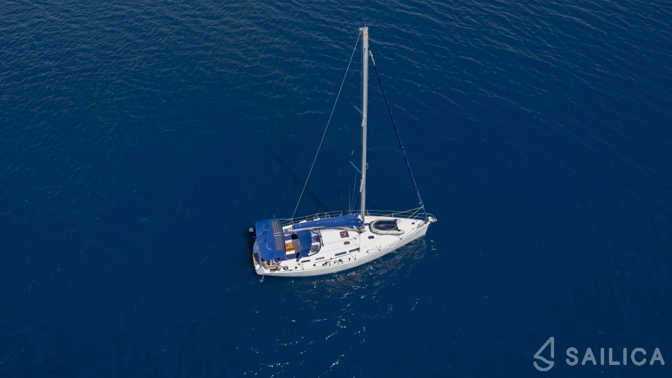 Dufour 425 Grand Large - Yacht Charter Sailica