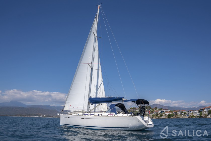 Dufour 425 Grand Large - Yacht Charter Sailica