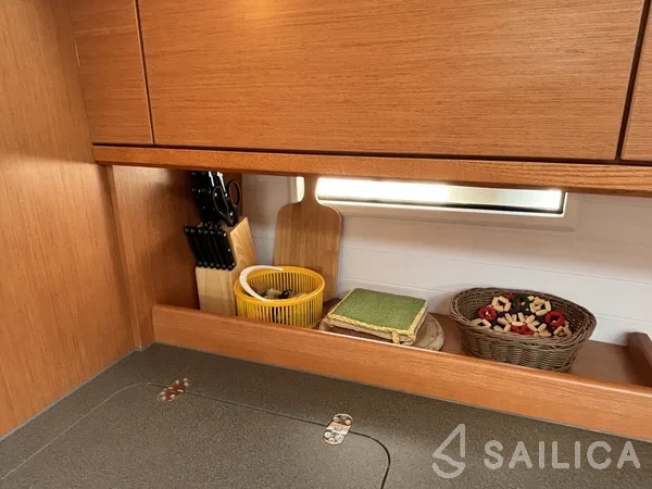 Bavaria 46 Cruiser - Yacht Charter Sailica