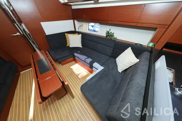 Hanse 418 - Yacht Charter Sailica