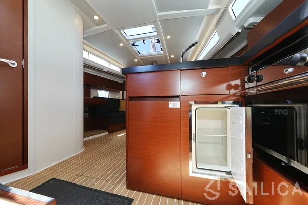 Hanse 418 - Yacht Charter Sailica