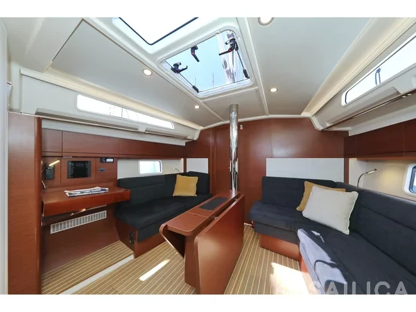 Hanse 418 - Yacht Charter Sailica