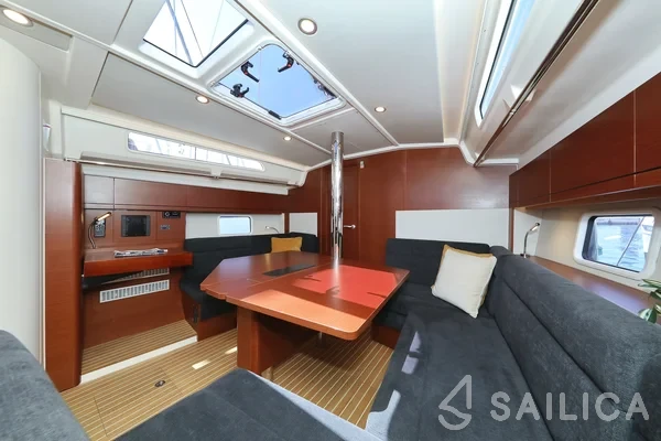 Hanse 418 - Yacht Charter Sailica