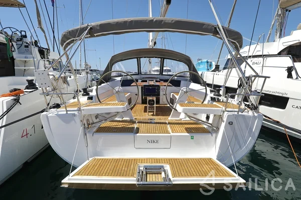 Hanse 418 - Yacht Charter Sailica