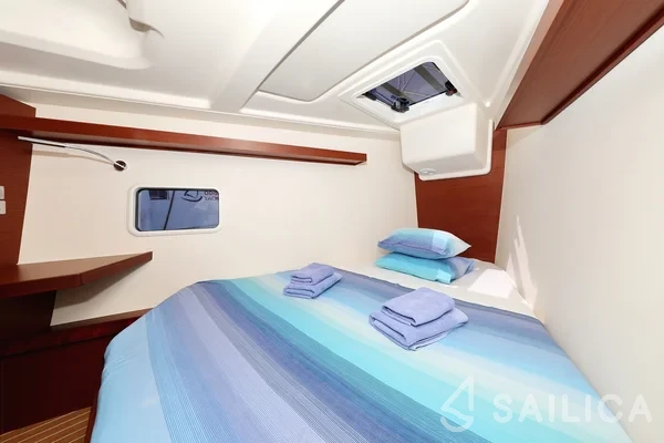 Hanse 418 - Yacht Charter Sailica