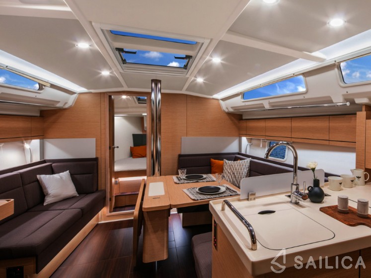 Hanse 418 - Yacht Charter Sailica