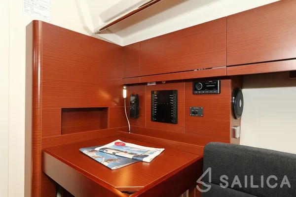 Hanse 418 - Yacht Charter Sailica
