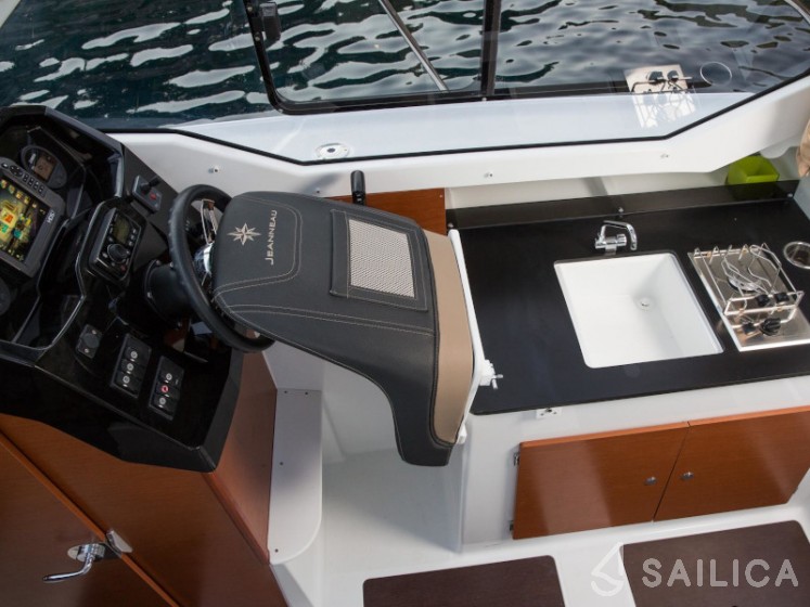 Merry Fisher 795 - Yacht Charter Sailica