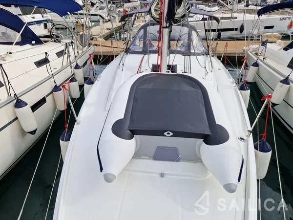 Oceanis 34.1 - Yacht Charter Sailica