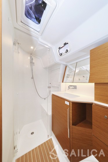 Hanse 460 - Yacht Charter Sailica