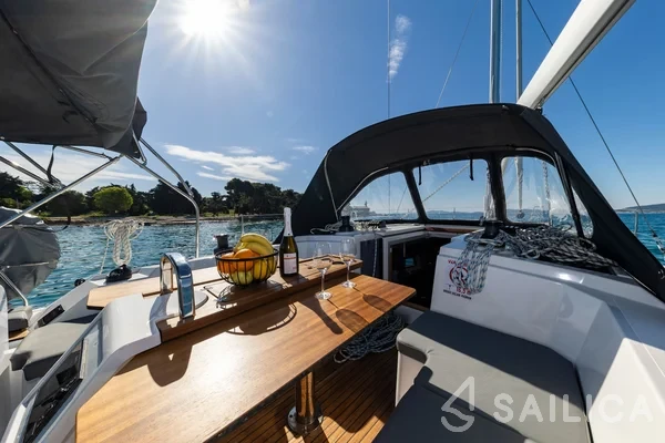 Bavaria C38 - Yacht Charter Sailica