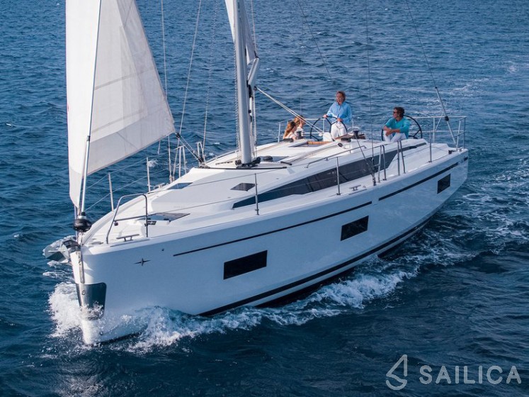 Bavaria C42 - Yacht Charter Sailica