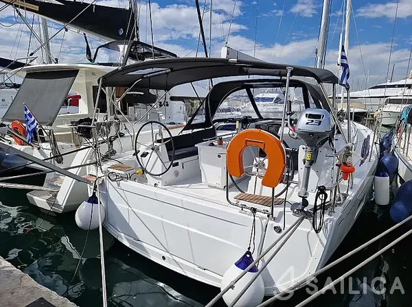 Oceanis 40.1 - Yacht Charter Sailica