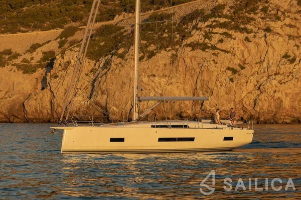 Hanse 460 - Yacht Charter Sailica