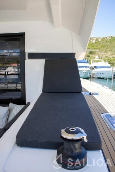 Lagoon 42 - Yacht Charter Sailica