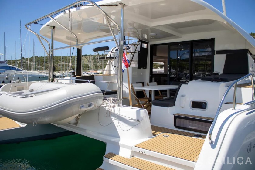 Lagoon 42 - Yacht Charter Sailica