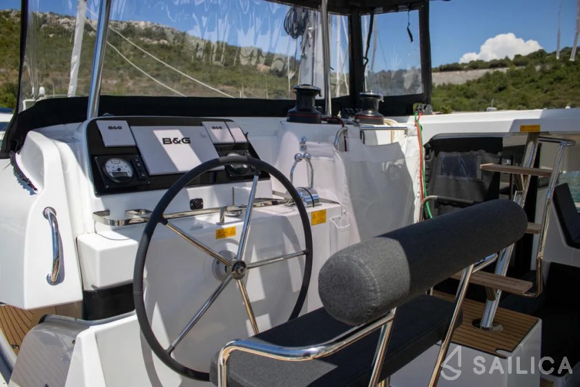 Lagoon 42 - Yacht Charter Sailica