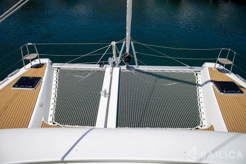 Lagoon 42 - Yacht Charter Sailica