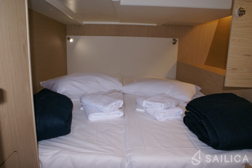 Oceanis 51.1 - Yacht Charter Sailica