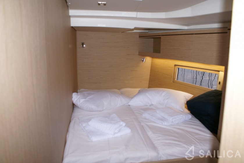 Oceanis 51.1 - Yacht Charter Sailica