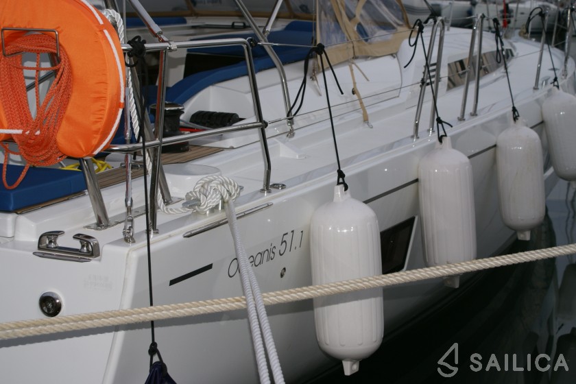 Oceanis 51.1 - Yacht Charter Sailica