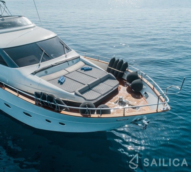 Alalunga 78 - Yacht Charter Sailica