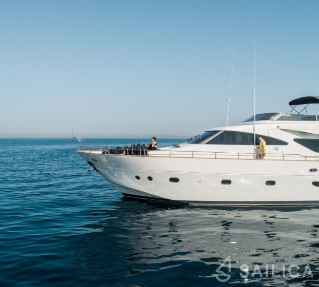 Alalunga 78 - Yacht Charter Sailica
