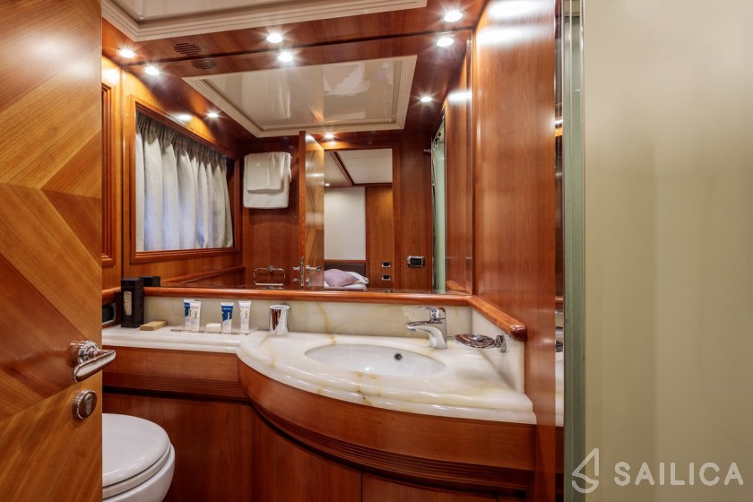 Alalunga 78 - Yacht Charter Sailica