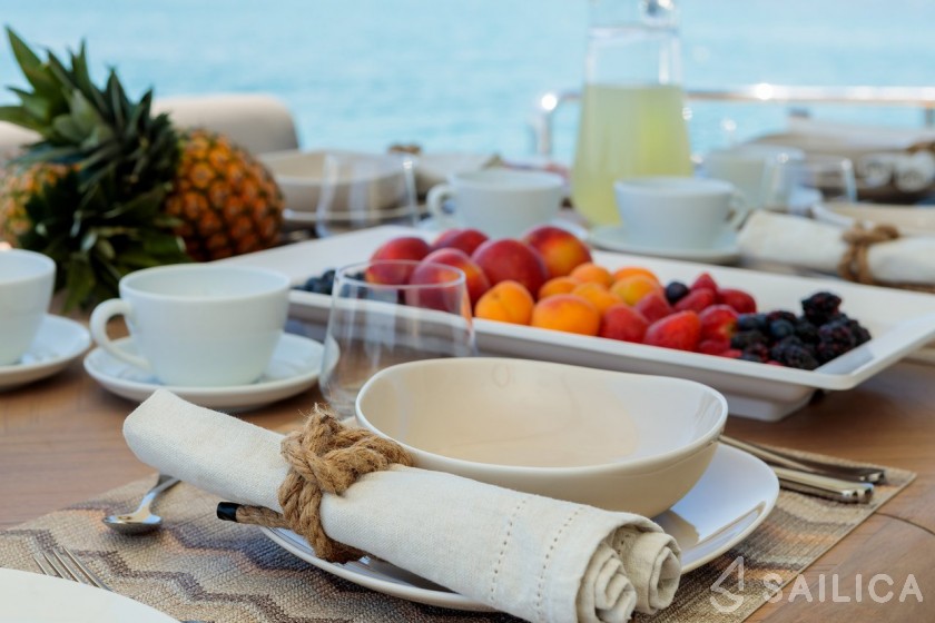 Alalunga 78 - Yacht Charter Sailica