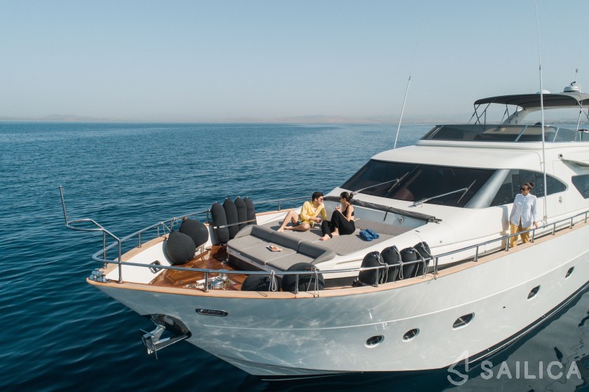 Alalunga 78 - Yacht Charter Sailica