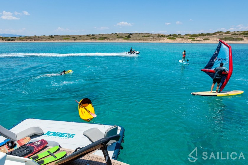 Alalunga 78 - Yacht Charter Sailica