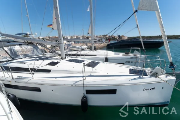 Sun Odyssey 440 - Yacht Charter Sailica