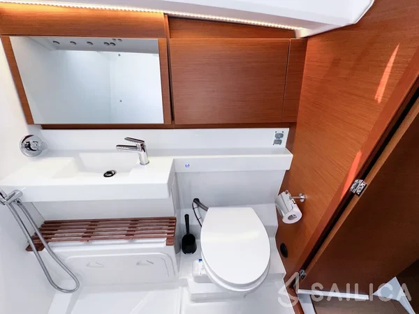 Sun Odyssey 440 - Yacht Charter Sailica