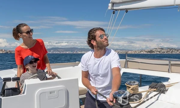 Astréa 42 - Yacht Charter Sailica