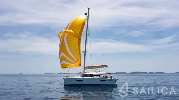 Astréa 42 - Yacht Charter Sailica