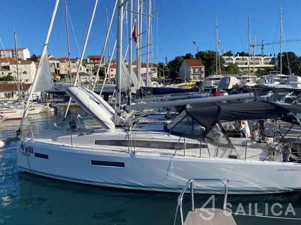 Sun Odyssey 380 - Yacht Charter Sailica