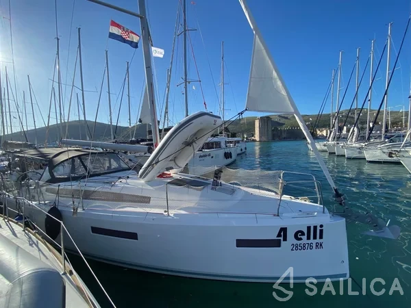 Sun Odyssey 380 - Yacht Charter Sailica